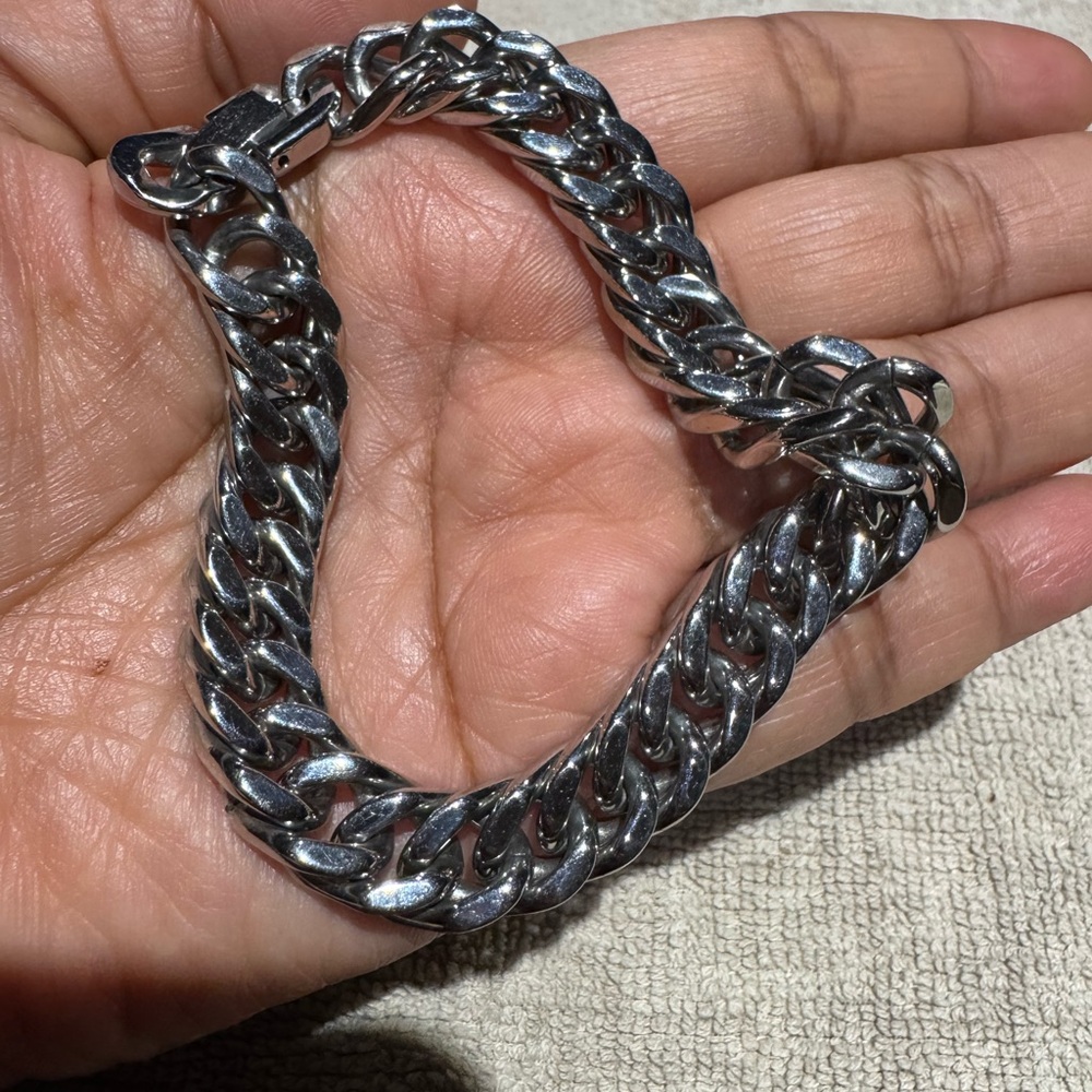Chunky Titanium Cuban style Chain Bracelet.